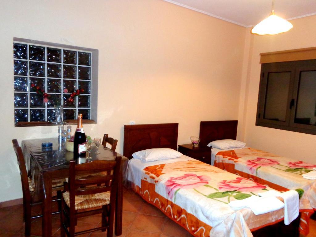 Makronas Apartments Karystos  Esterno foto